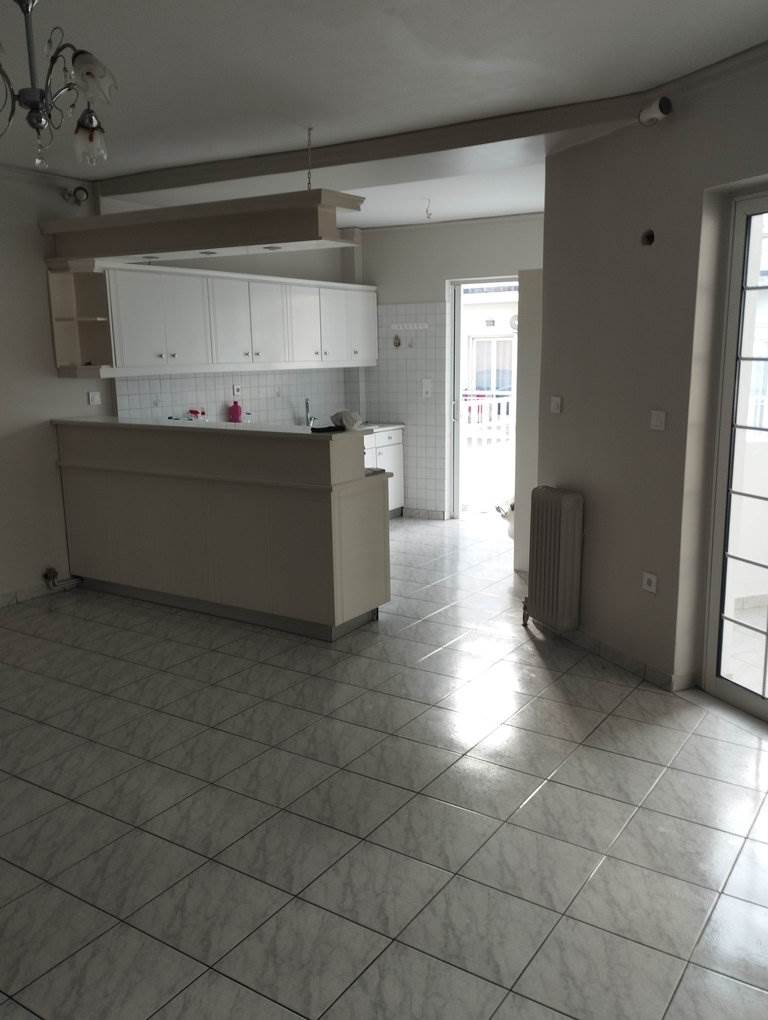 (Vermietung ) Wohnung/Residenz Etagenwohnung  || Piraias/Piraeus - 90 m², 2 Schlafzimmer, 600€ 