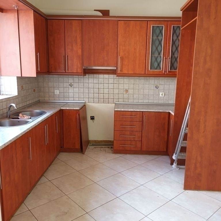 (Vermietung ) Wohnung/Residenz Etagenwohnung  || Piraias/Korydallos - 110 m², 3 Schlafzimmer, 750€ 