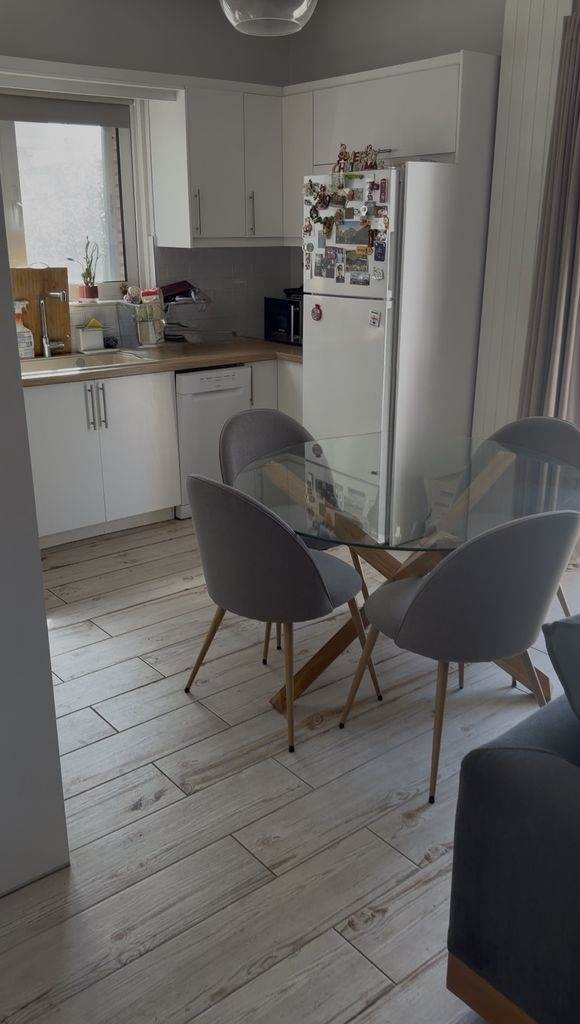 (Προς Ενοικίαση) Κατοικία Διαμέρισμα || Αθήνα Νότια/Γλυφάδα - 107 τ.μ, 3 Υ/Δ, 1.200€ 