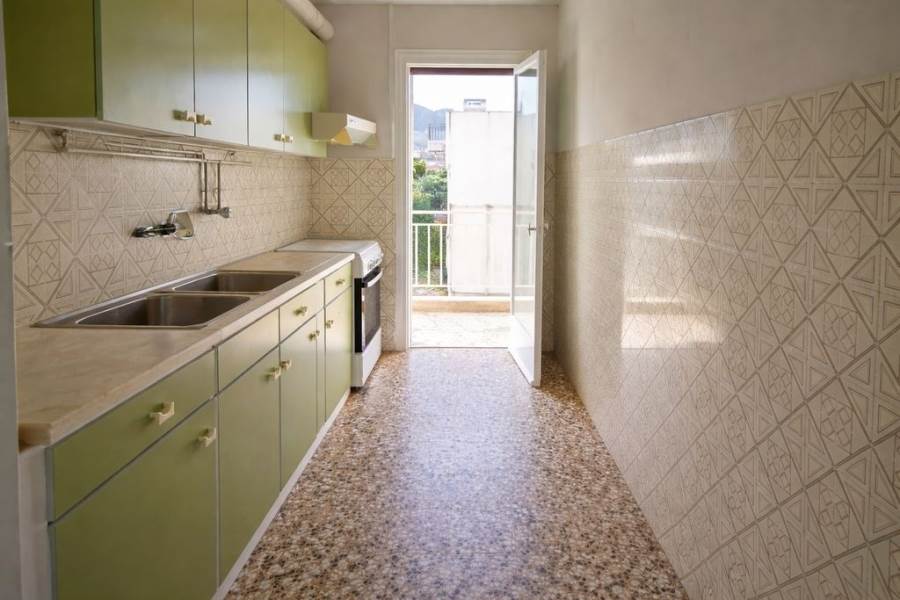 (Vermietung ) Wohnung/Residenz Wohnung || Achaia/Patra - 77 m², 2 Schlafzimmer, 350€ 