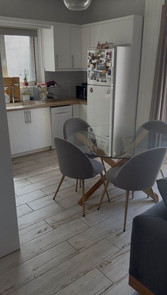 (Προς Ενοικίαση) Κατοικία Διαμέρισμα || Αθήνα Νότια/Γλυφάδα - 107 τ.μ, 3 Υ/Δ, 1.200€ 