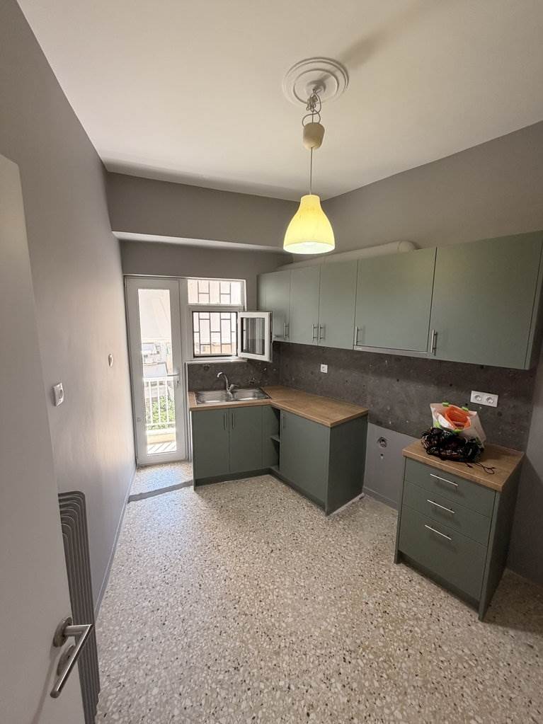 (Vermietung ) Wohnung/Residenz Wohnung || Athens Center/Vyronas - 64 m², 1 Schlafzimmer, 570€ 