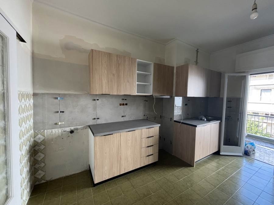 (Vermietung ) Wohnung/Residenz Wohnung || Achaia/Patra - 116 m², 2 Schlafzimmer, 600€ 