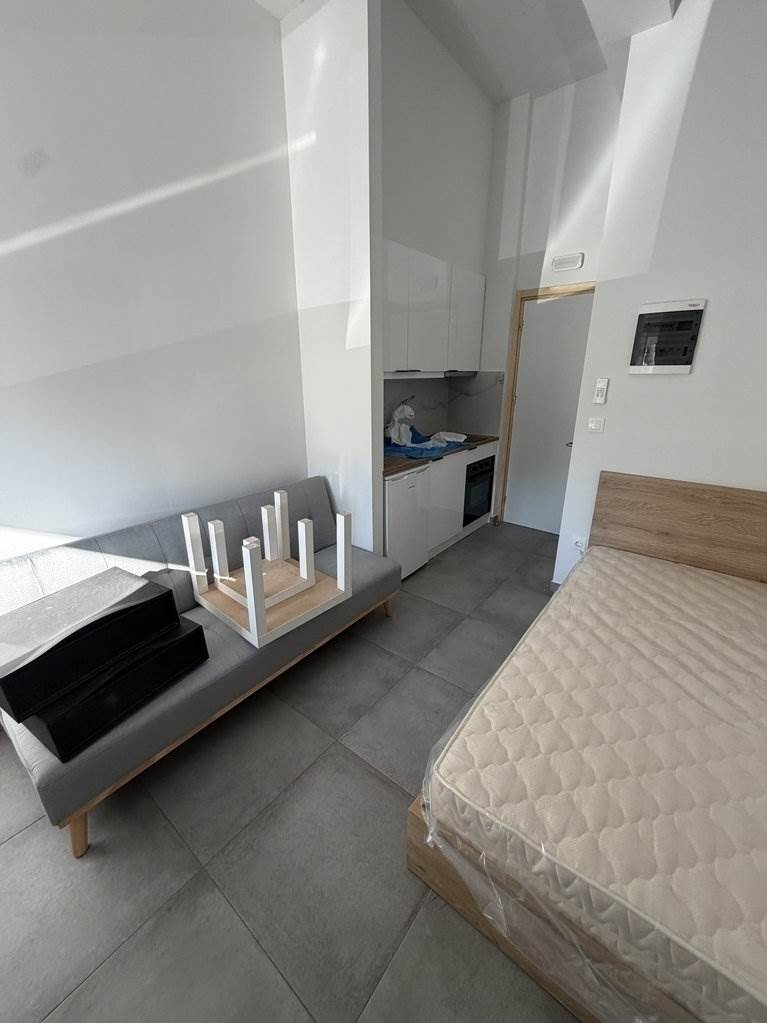 (Vermietung ) Wohnung/Residenz Wohnung || Achaia/Patra - 18 m², 340€ 